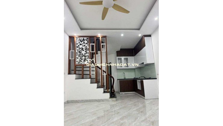 Vĩnh Hưng, Hoàng Mai, Nhà Đẹp 5 Tầng, Gần Chợ, Gần Ô Tô Chỉ Nhỉnh 6 Tỷ